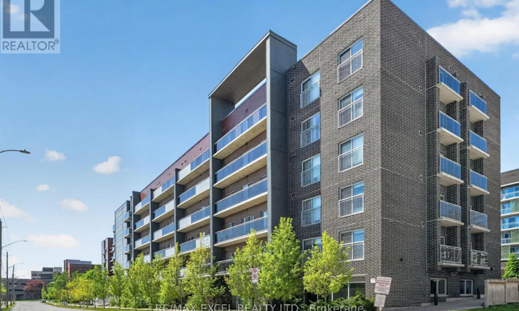 615-251 Hemlock Street