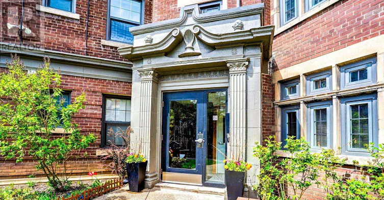15-48 Lawton Boulevard, Toronto, ON, M4V 1Z5