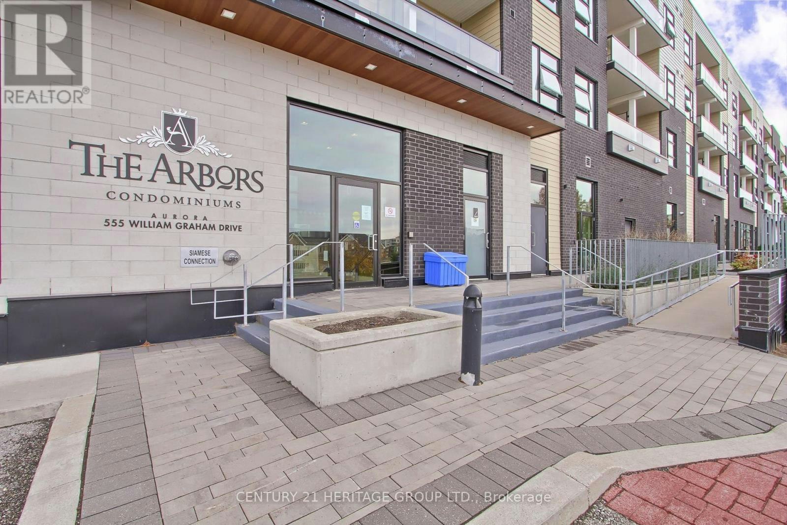 250-555 William Graham Drive, Aurora, ON, L4G 7C4