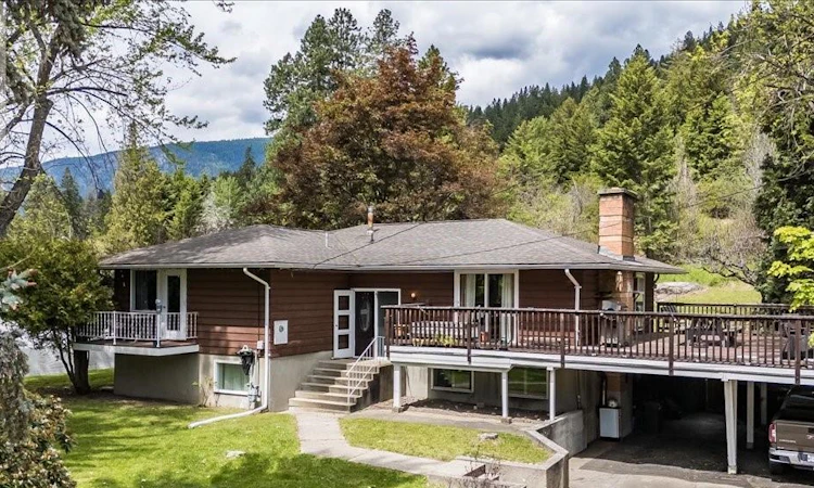 1106 Clarke Road