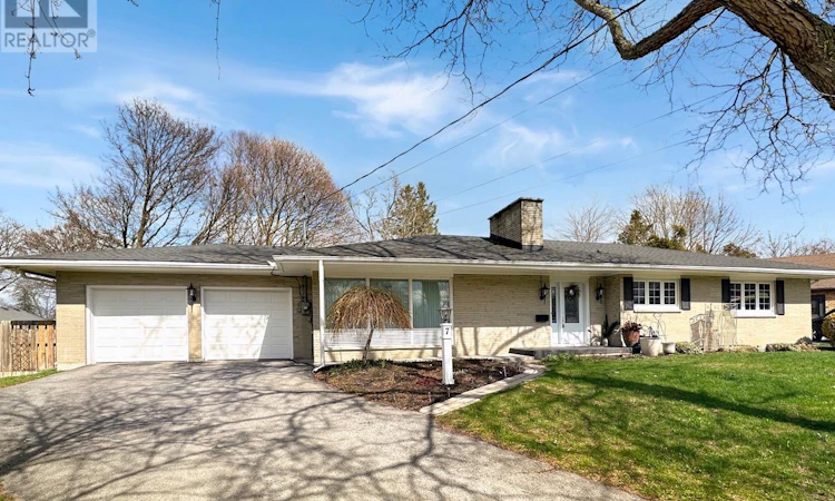 7 Eastwood Park Drive
