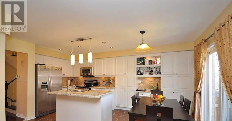 426 Orange Walk Crescent, Mississauga, ON, L5R 0A8 - 13