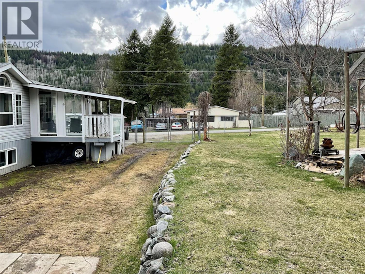 786 Strathmore Avenue, Greenwood, BC, V0H 1J0 - 9
