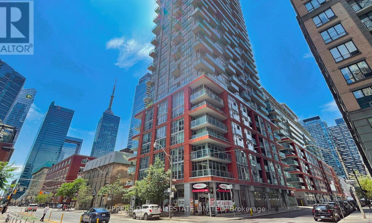 607-126 Simcoe Street