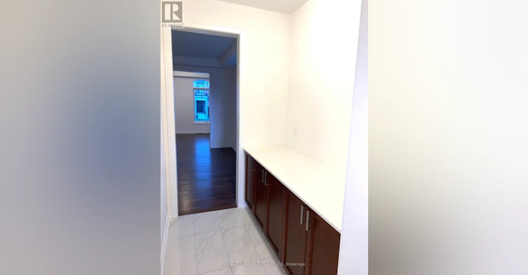 335 Reg Harrison Trail, Newmarket, ON, L3X 0M2 - 6