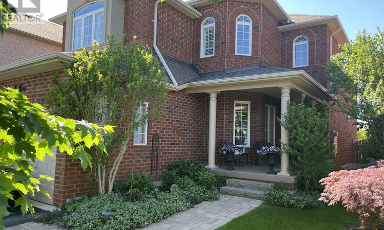6 Collingwood Avenue
