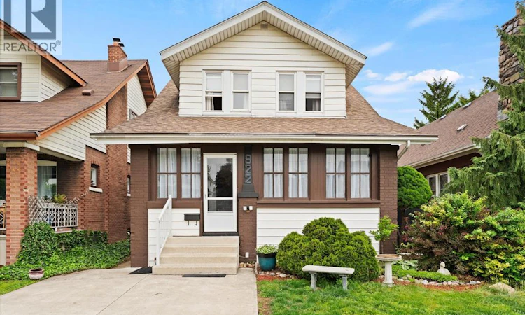 922 Lawrence Road