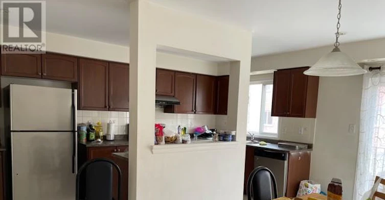 32 Etienne Street, Toronto, ON, M1L 0A4 - 11