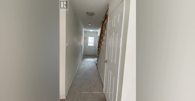 32 Etienne Street, Toronto, ON, M1L 0A4 - 2