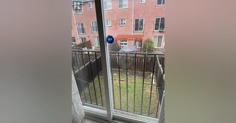 32 Etienne Street, Toronto, ON, M1L 0A4 - 18