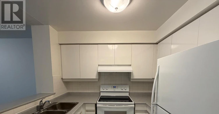 207-942 Yonge Street, Toronto, ON, M4W 3S8 - 2