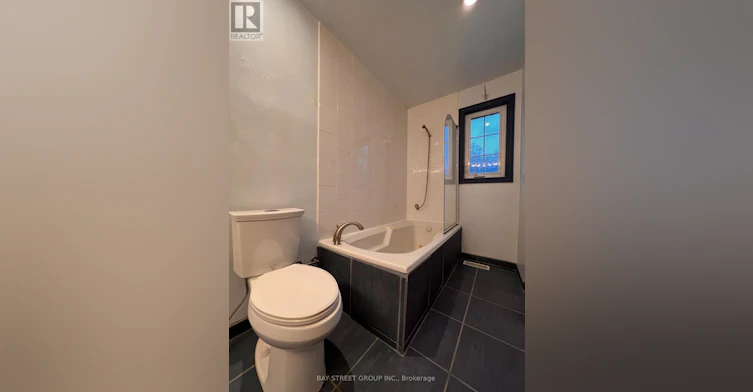 93 Lord Seaton Road, Toronto, ON, M2P 1K7 - 12