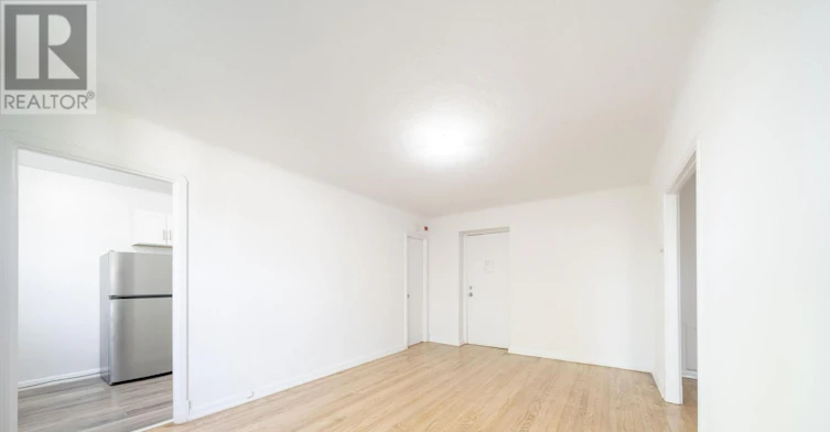 24-8 Mallory Gardens, Toronto, ON, M4V 2A6 - 5