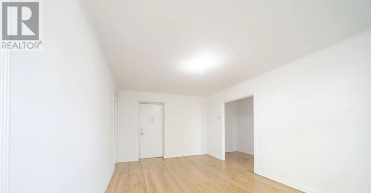 24-8 Mallory Gardens, Toronto, ON, M4V 2A6 - 3