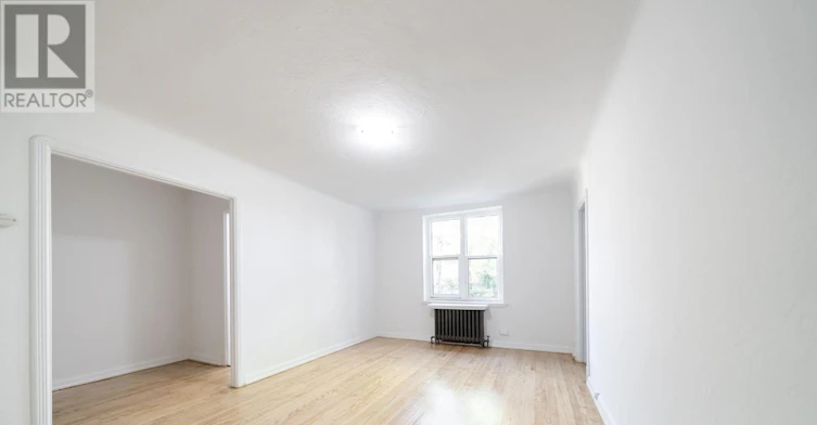 24-8 Mallory Gardens, Toronto, ON, M4V 2A6 - 2