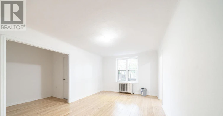 4-8 Mallory Gardens, Toronto, ON, M4V 2A6 - 2