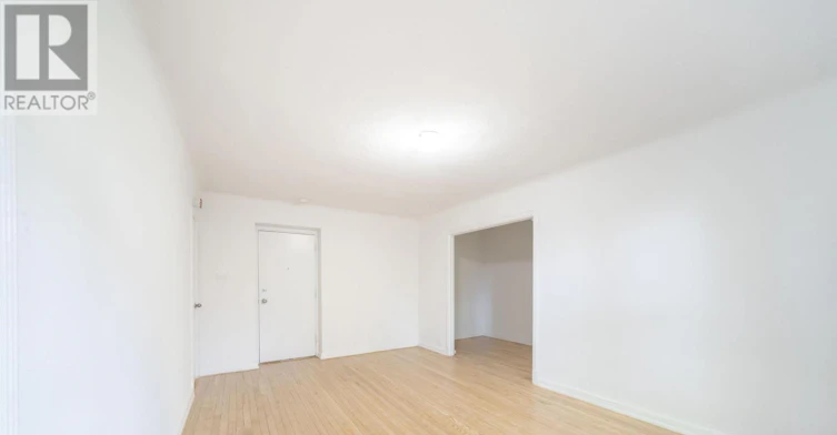 4-8 Mallory Gardens, Toronto, ON, M4V 2A6 - 4