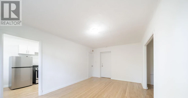 4-8 Mallory Gardens, Toronto, ON, M4V 2A6 - 5