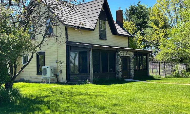 327 Concession 6 Road E