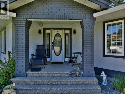 2860 Marine Drive - 4