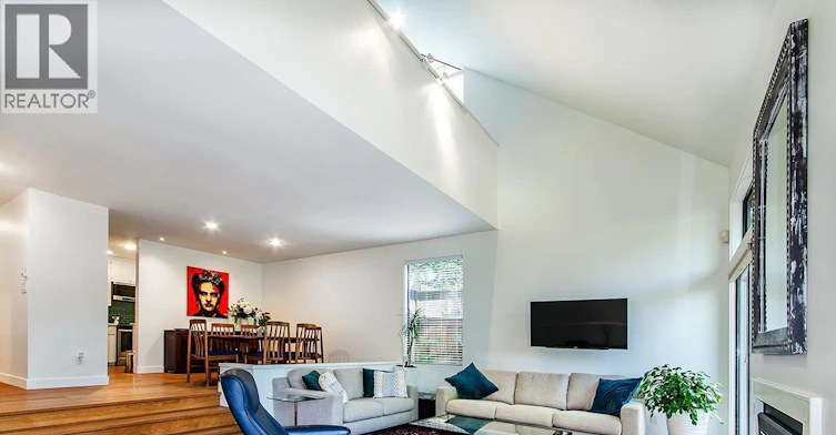 TH-2324 W 6th Avenue, Vancouver, BC, V6K 1V9 - 2