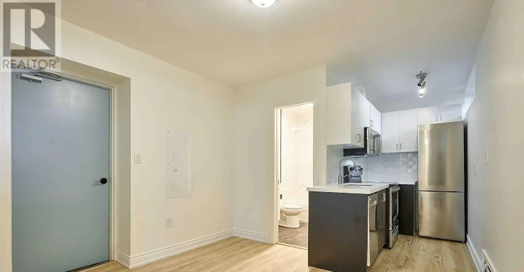 101-291 Scarlett Road, Toronto, ON, M6N 4L1