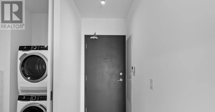 813-7 Smith Crescent, Toronto, ON, M8Z 0G3 - 25