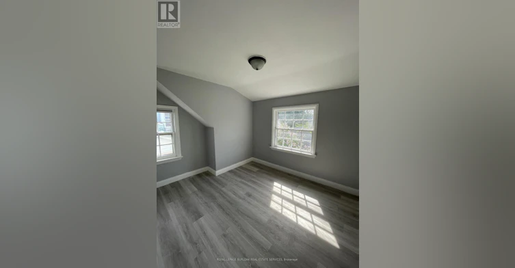 UPPER-46 Plains Road E, Burlington, ON, L7T 2B9 - 16