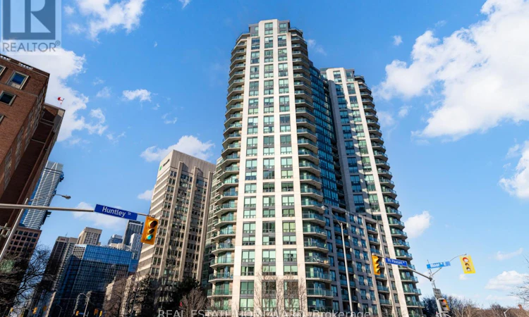 611-300 Bloor Street E