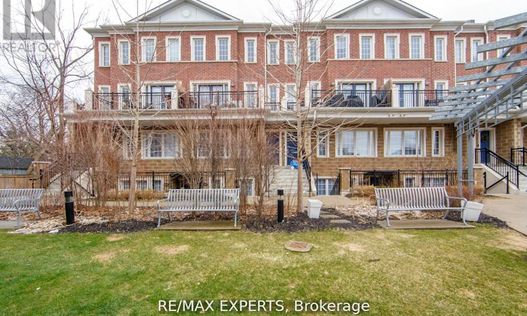 C03-26 Bruce Street