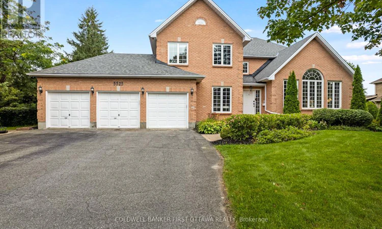 5525 Pettapiece Crescent