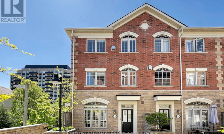 32-8 Brighton Place