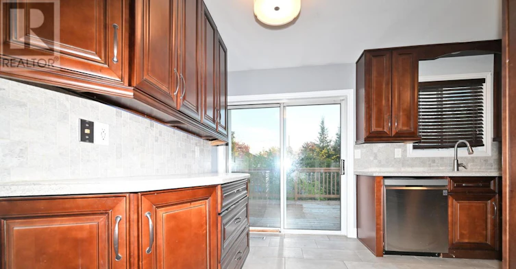 UPPER-39 Jones Drive, Barrie, ON, L4M 6H7 - 9
