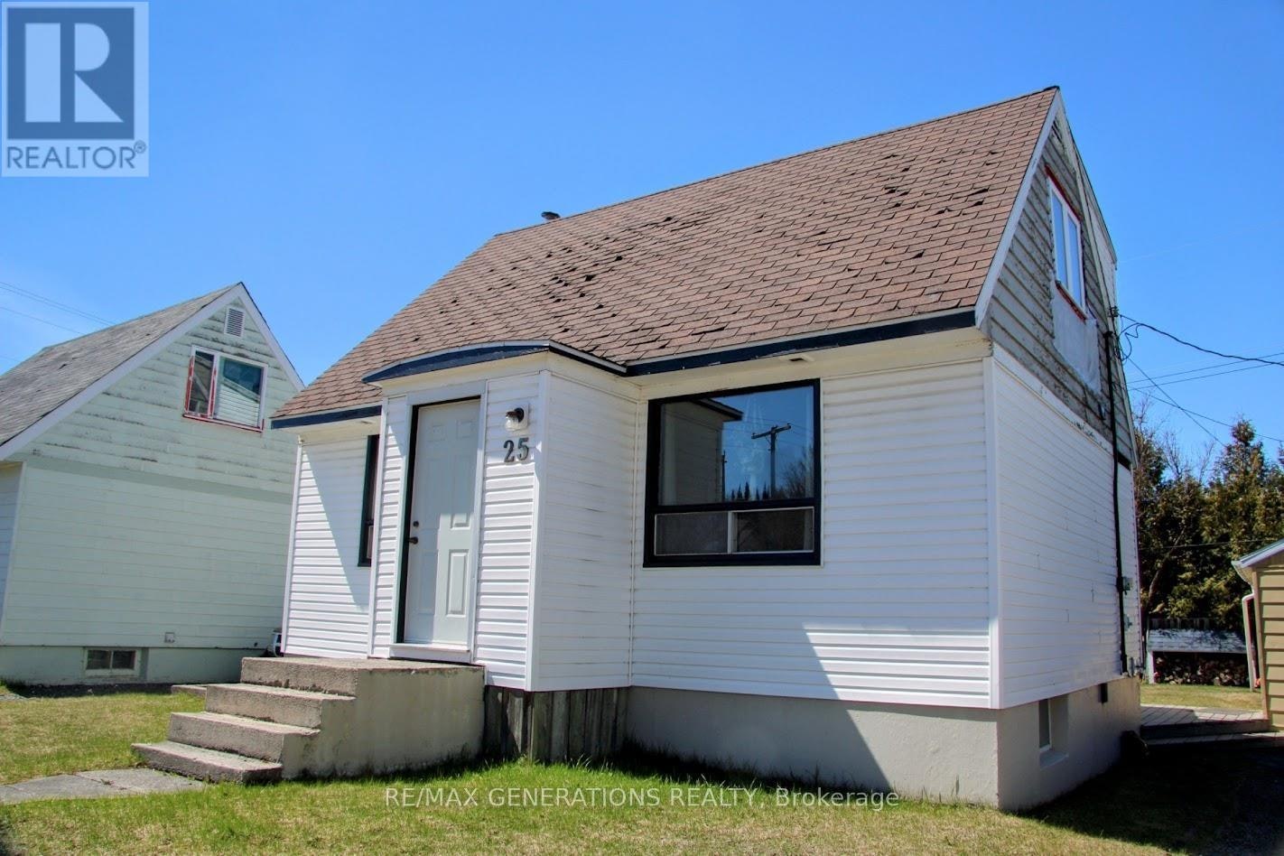 25 Neebig Avenue, Manitouwadge, ON, P0T 2C0