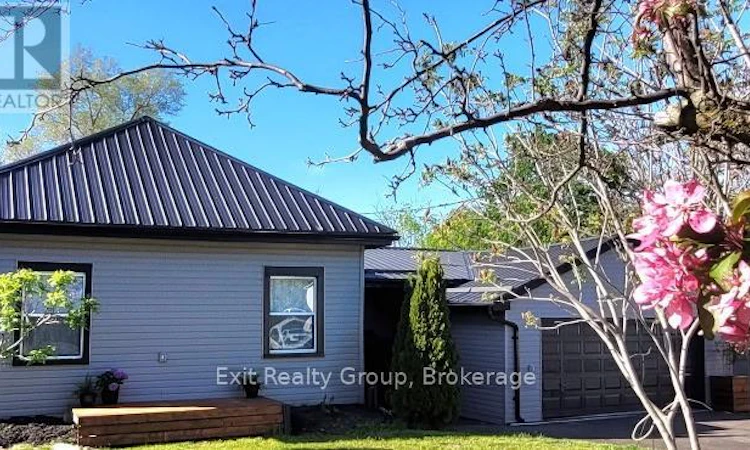 24 Wilkins Street
