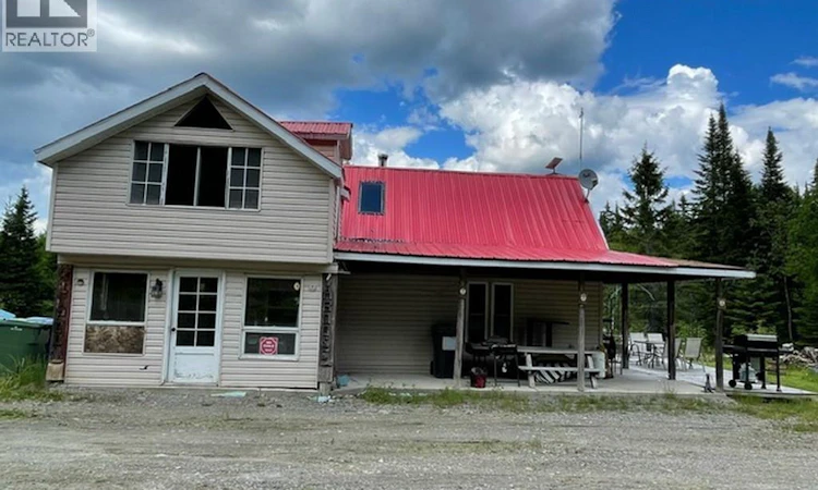 1466 Paradis Road