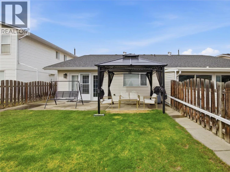 1232 13th Street, Kamloops, BC, V2B 8K3 - 4