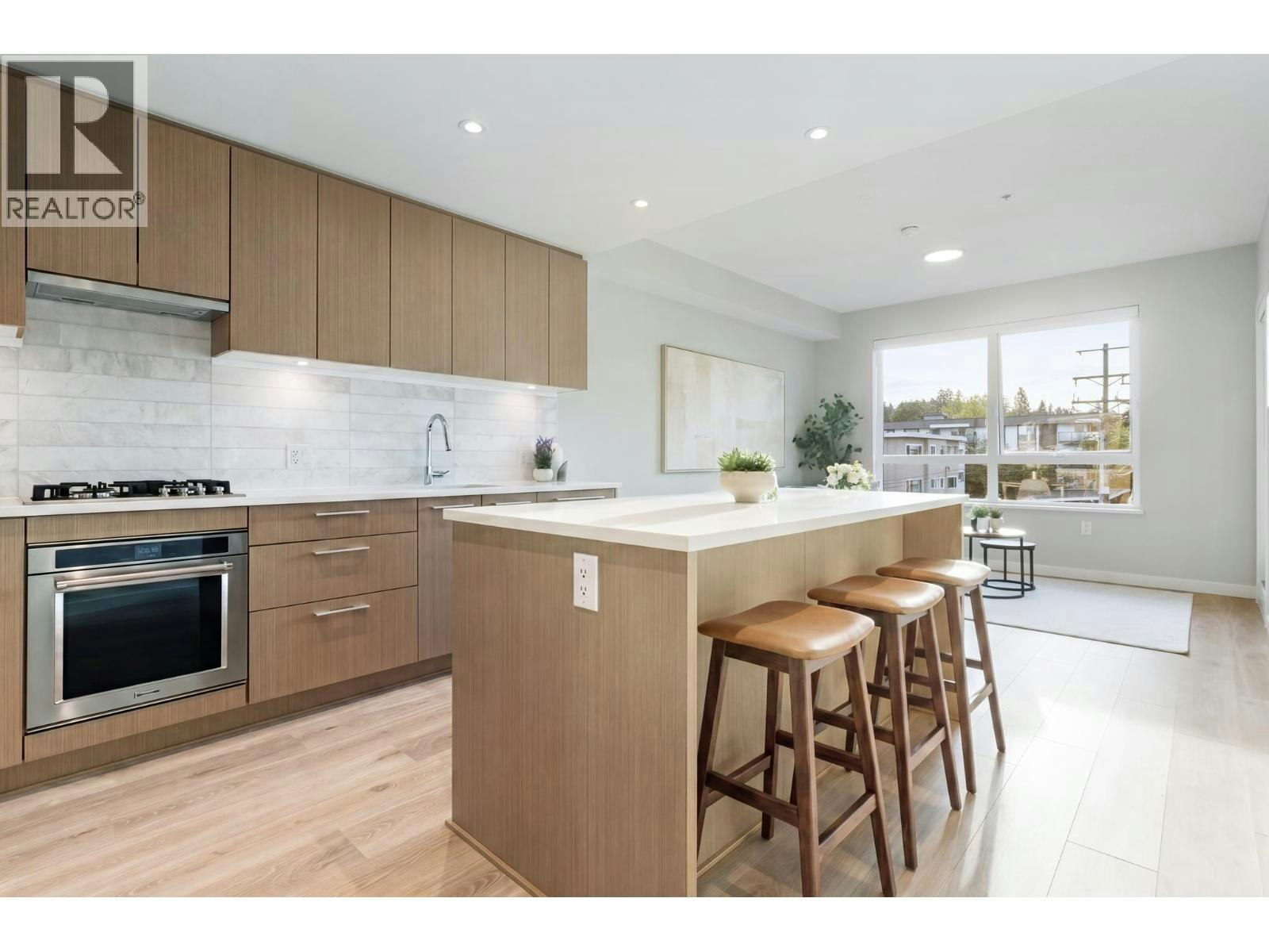 312-110 E 17th Street, North Vancouver, BC, V7L 2V5