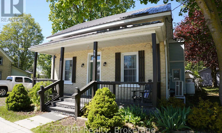 551 Louisa Street
