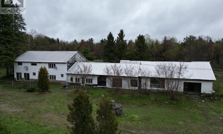 3044 Gelert Road