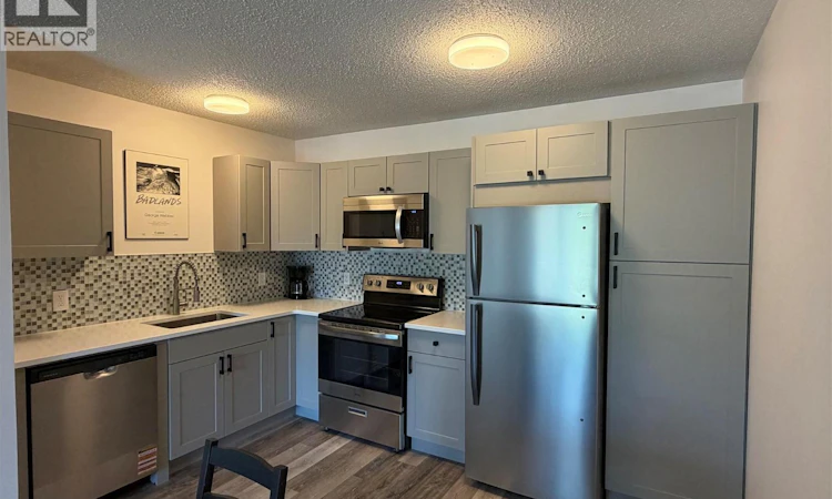 415-130 Skaha Place