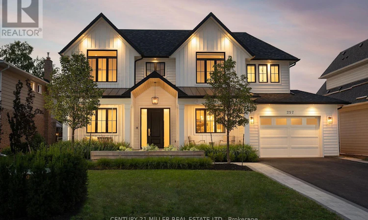 257 Sunrise Crescent