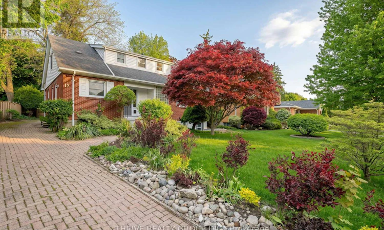 17 Croxton Road W