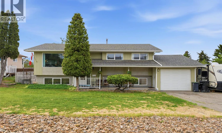 1404 30 Avenue