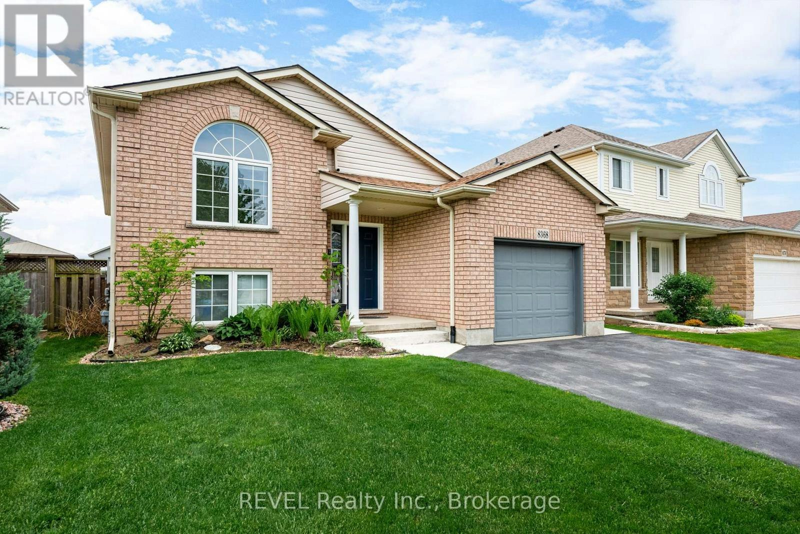 8368 Racey Avenue, Niagara Falls, ON, L2H 3M7