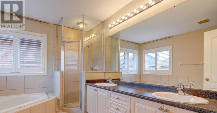 23 Panorama Way, Hamilton, ON, L8E 6C6 - 12