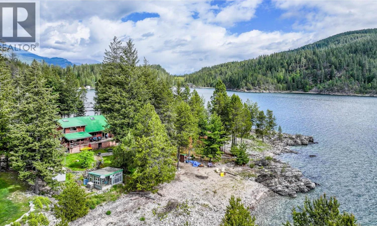 17541-17545 Pilot Bay Road