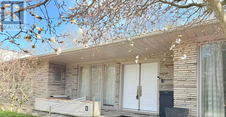1 Tudor Gate, Toronto, ON, M2L 1N3 - 2