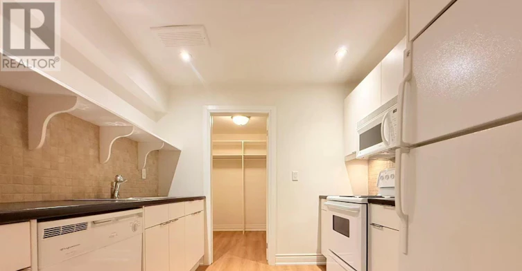 1 Tudor Gate, Toronto, ON, M2L 1N3 - 36