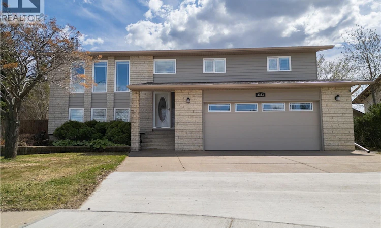 3383 Dent Crescent